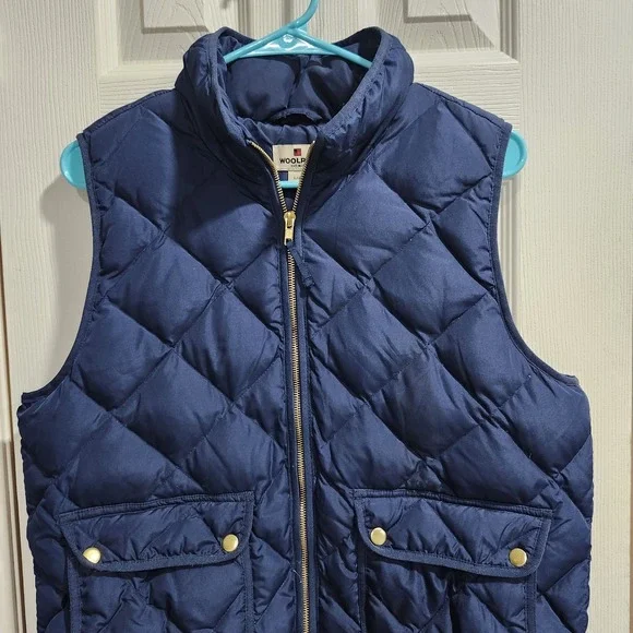 Woolrich Women's Quilted Down Puffer Vest L Navy Zip Front Gold Snaps Pockets - Picture 3 of 13